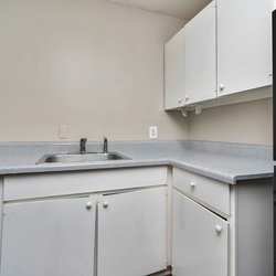kitchen at the Oakley apartment homes in Tuscaloosa, AL