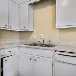 kitchen at the Oakley apartment homes in Tuscaloosa, AL